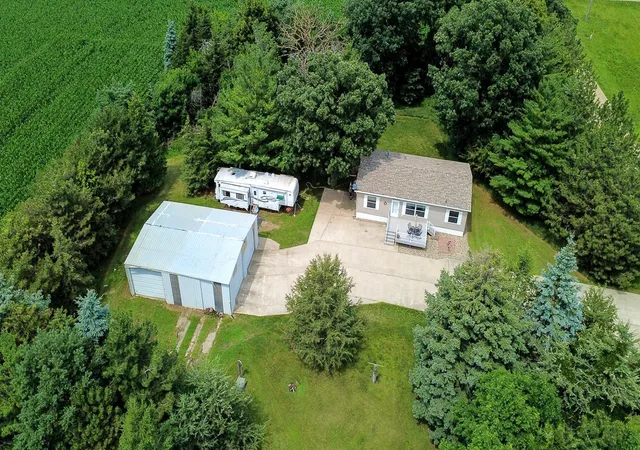 Homes for sale in Hutchinson, MN | 21915 County Road 7, Hutchinson, MN 55350 | MLS# 7098602