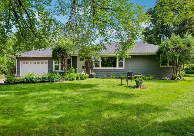 2nd image of 9222 W 22nd Ln, Saint Louis Park, MN 55426 | MLS# 7098616