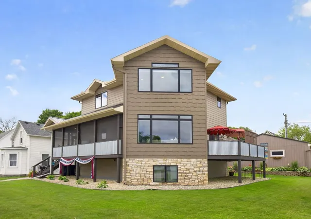 image of 519 N Lakeshore Dr, Lake City, MN 55041 | MLS# 7098642