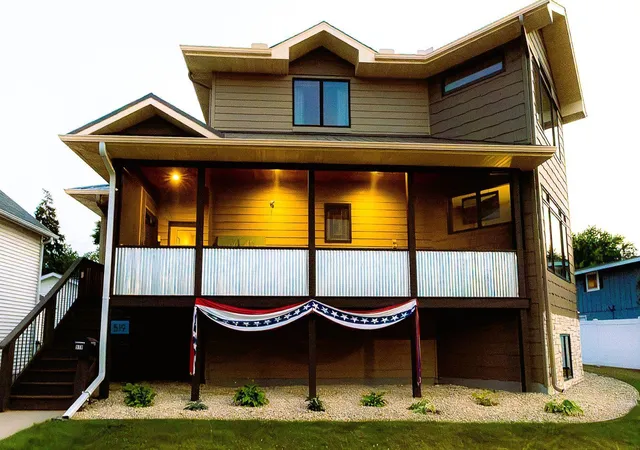 image of 519 N Lakeshore Dr, Lake City, MN 55041 | MLS# 7098642