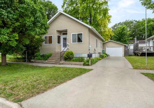 1st image of 317 15th St S, Fargo, ND 58103 | MLS# 7098671