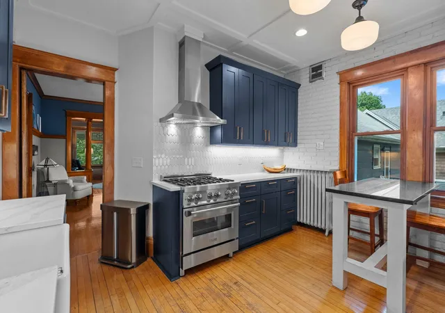 Listing Photo 4 - Condo for sale in building located at 1200 Laurel Ave, Saint Paul, MN 55104