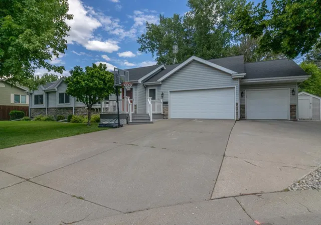 Homes for sale in Mankato, MN | 109 Creative Ct, Mankato, MN 56001 | MLS# 7098686