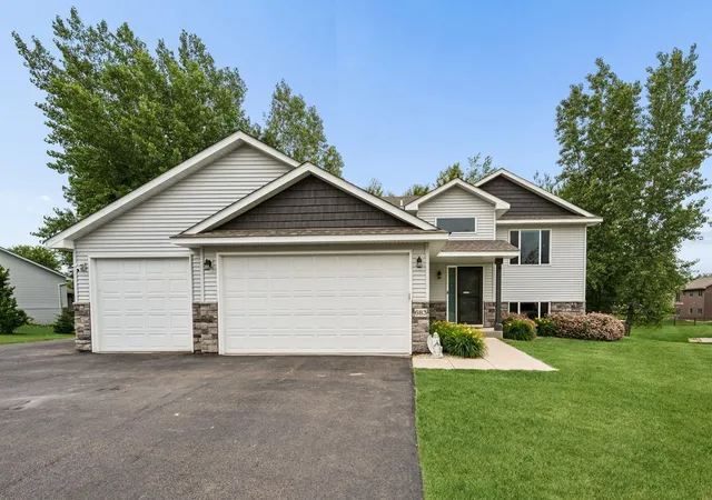 Homes for sale in Cambridge, MN | 683 Elins Lake Rd Se, Cambridge, MN 55008 | MLS# 7098693