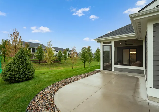 Photo 3 of Single family home for sale at 2657 Scenic Point Dr Sw, Rochester, MN 55902 | MLS# 7098695 | Listing updated on 2026-09-22
