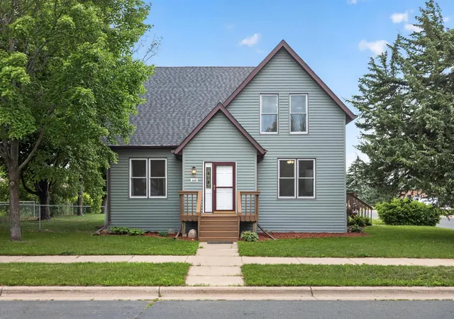 Homes for sale in Cambridge, MN | 543 5Th Ave Sw, Cambridge, MN 55008 | MLS# 7098700