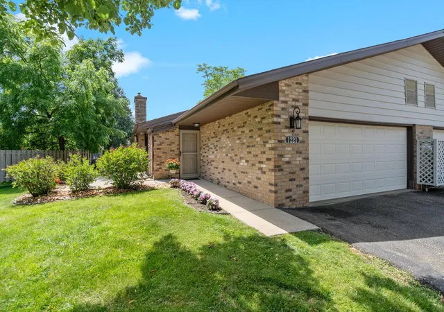 Homes for sale in Plymouth, MN | 1221 Archer Ln N, Plymouth, MN 55447 | MLS# 7098721