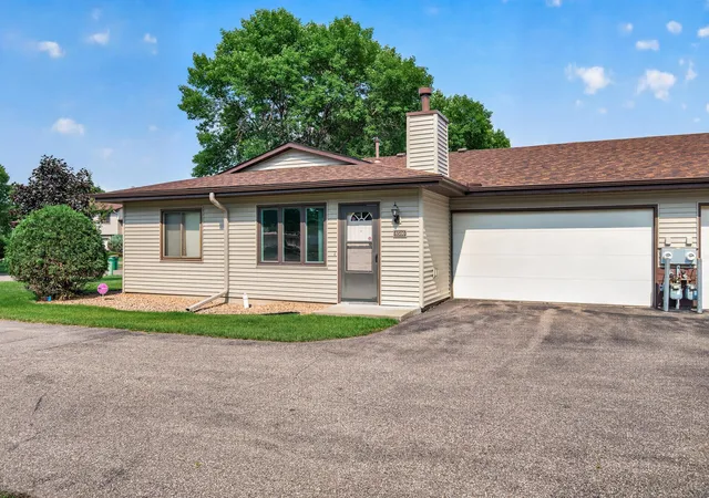 Homes for sale in Brooklyn Park, MN | 8500 S Maplebrook Cir, Brooklyn Park, MN 55445 | MLS# 7098747