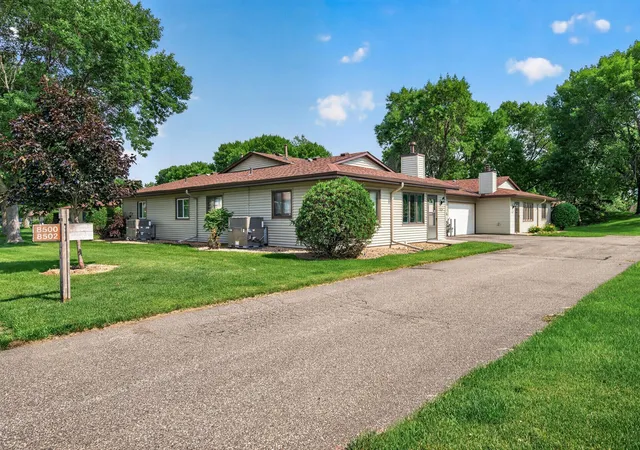 Homes for sale in Brooklyn Park, MN | 8500 S Maplebrook Cir, Brooklyn Park, MN 55445 | MLS# 7098747