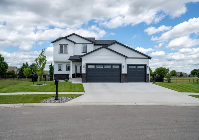 2nd image of 4744 Hampton Loop S, Moorhead, MN 56560 | MLS# 7098751
