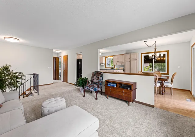 4th image of 3021 Mary Ct, Saint Paul, MN 55109 | MLS# 7098758