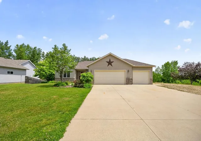 Homes for sale in Zumbro Falls, MN | 470 Christina Ct, Zumbro Falls, MN 55991 | MLS# 7098761