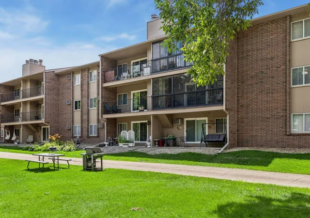 Homes for sale in Plymouth, MN | 3850 Plymouth Blvd #205, Plymouth, MN 55446 | MLS# 7098773