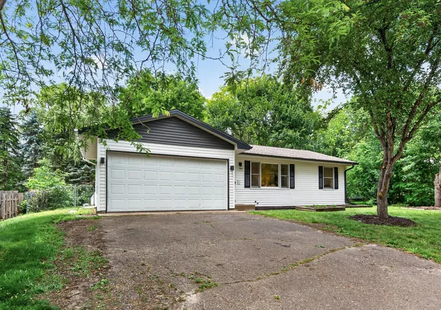 Homes for sale in Cambridge, MN | 1405 Carriage Hills Dr S, Cambridge, MN 55008 | MLS# 7098796