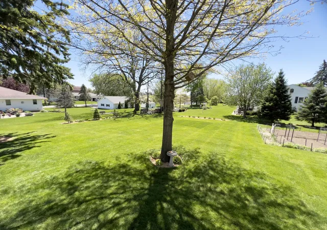 5th image of 803 S Pine St, Caledonia, MN 55921 | MLS# 7098825