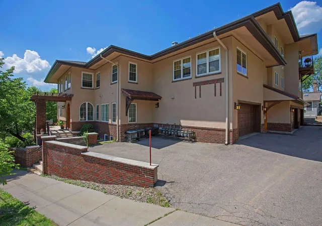 Homes for sale in Minneapolis, MN | 1926 Pleasant Ave #101, Minneapolis, MN 55403 | MLS# 7098827