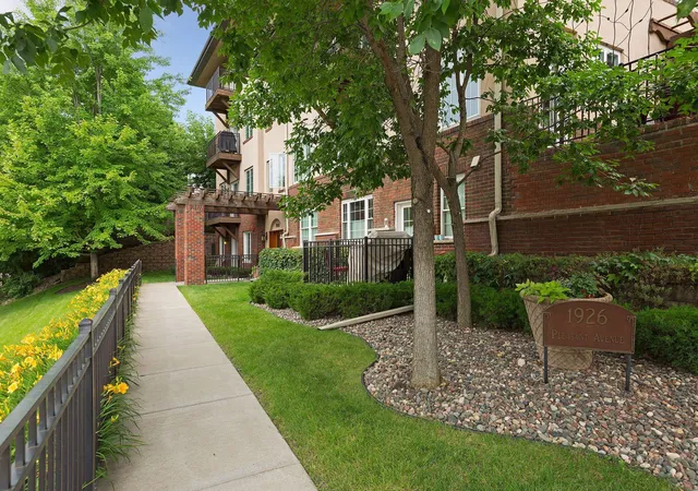 Homes for sale in Minneapolis, MN | 1926 Pleasant Ave #101, Minneapolis, MN 55403 | MLS# 7098827