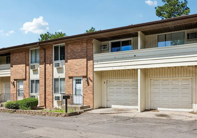 Listing Photo 4 - Condo for sale in building located at 7454 Olson Memorial Hwy, Minneapolis, MN 55427