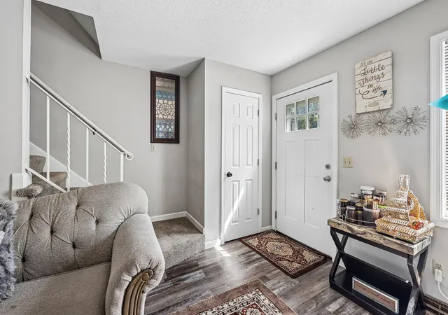 Listing Photo 5 - Condo for sale in building located at 7454 Olson Memorial Hwy, Minneapolis, MN 55427