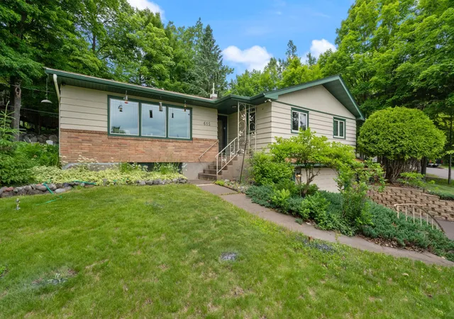 2nd image of 615 Snively Rd, Duluth, MN 55803 | MLS# 7098869