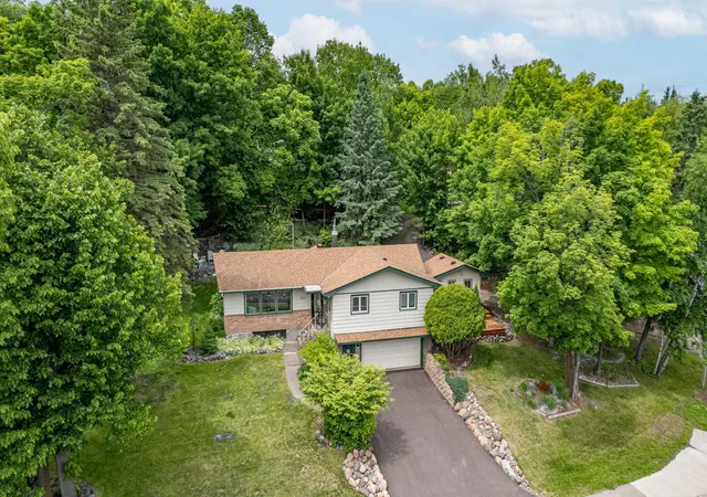 5th image of 615 Snively Rd, Duluth, MN 55803 | MLS# 7098869