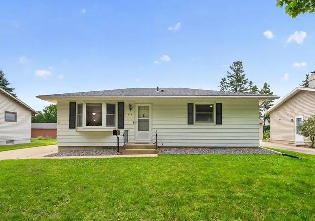 42nd image of 915 16 1/4 St Se, Rochester, MN 55904 | MLS# 7098870