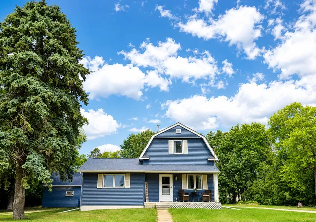 Homes for sale in Dodge Center, MN | 908 E Main St, Dodge Center, MN 55927 | MLS# 7098871
