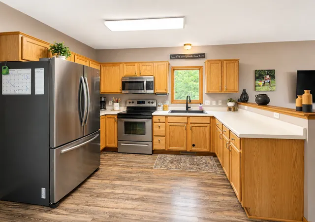 Homes for sale in Dodge Center, MN | 908 E Main St, Dodge Center, MN 55927 | MLS# 7098871