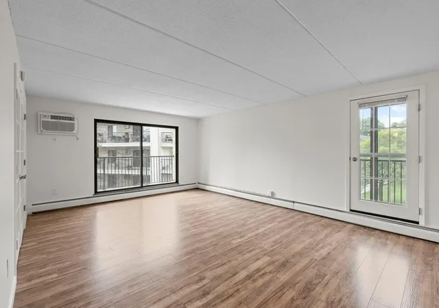 Homes for sale in Minnetonka, MN | 10411 Cedar Lake Rd #419, Minnetonka, MN 55305 | MLS# 7098883