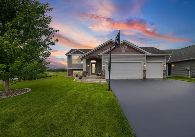 1st image of 6679 210th St W, Farmington, MN 55024 | MLS# 7098886