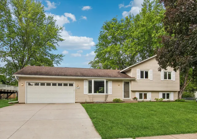 Homes for sale in Bloomington, MN | 7743 Countryside Dr, Bloomington, MN 55438 | MLS# 7098912