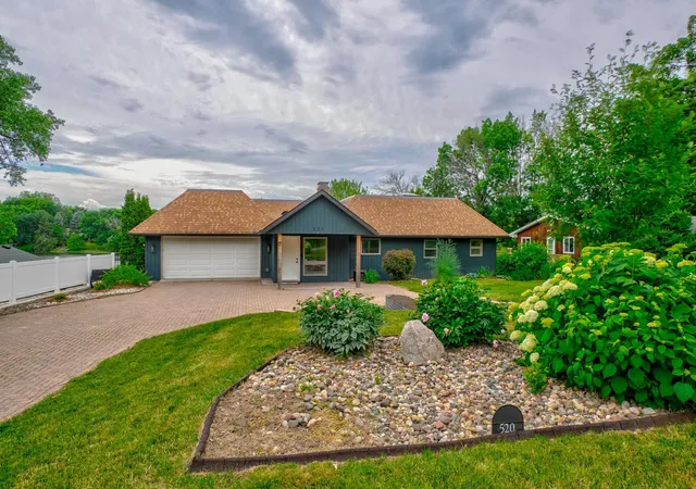 Homes for sale in Oakdale, MN | 520 Glenbrook Ave N, Oakdale, MN 55128 | MLS# 7098927