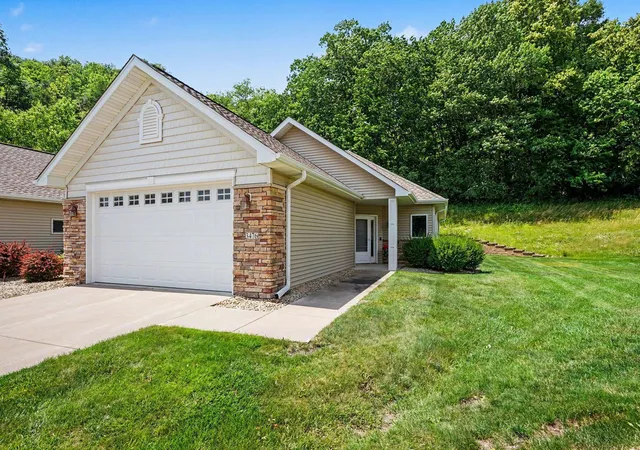 1st image of 3476 Briarview Ct, Red Wing, MN 55066 | MLS# 7098934