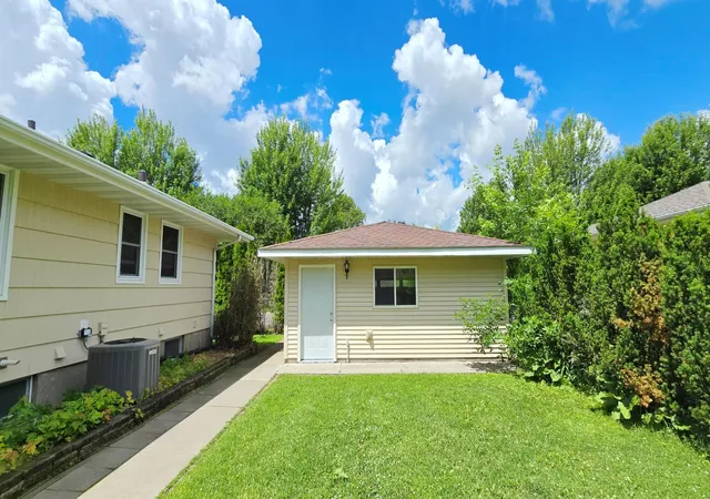 35th image of 3001 29th Ave Ne, Saint Anthony, MN 55418 | MLS# 7098942