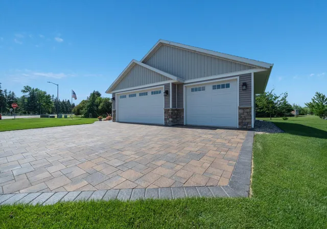 Homes for sale in Alexandria, MN | 814 Curt Felt Dr, Alexandria, MN 56308 | MLS# 7098960