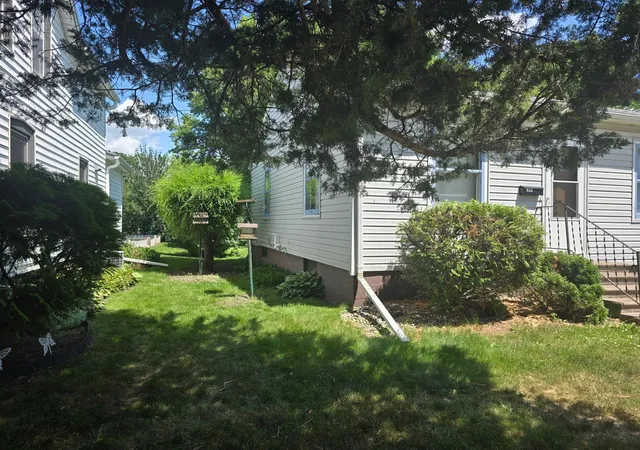2nd image of 401 Willow St, Fairmont, MN 56031 | MLS# 7098979