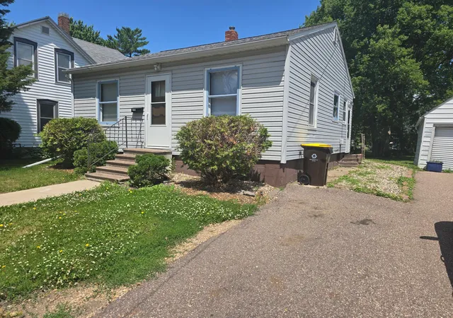 3rd image of 401 Willow St, Fairmont, MN 56031 | MLS# 7098979