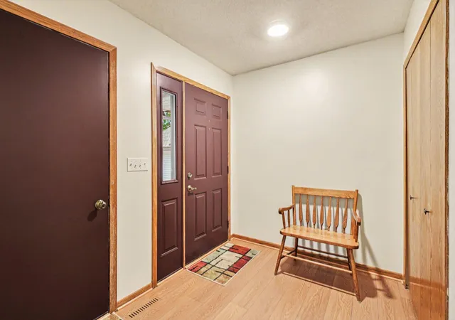 Photo 4 of Single family home for sale at 1698 Cobblestone Ct, Red Wing, MN 55066 | MLS# 7098980 | Listing updated on 2026-10-01