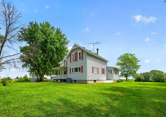 Photo 4 of Sale Pending at 73584 260th Avenue, Hayfield, MN 55940 | MLS# 7098983 | Listing updated on 2026-08-15