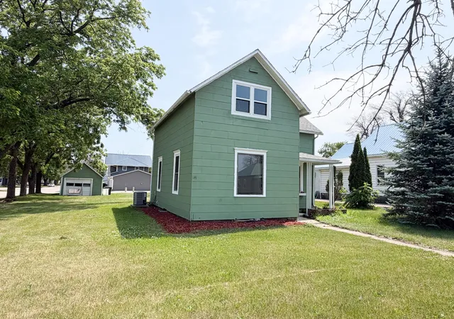 3rd image of 502 3Rd Ave Nw, Wilmont, MN 56185 | MLS# 7098984