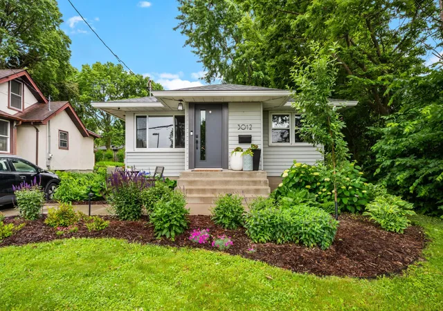 1st image of 3012 33rd Ave Ne, Saint Anthony, MN 55418 | MLS# 7098990