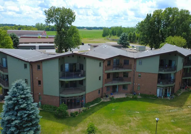 Homes for sale in Albert Lea, MN | 808 Lake Chapeau Dr #202, Albert Lea, MN 56007 | MLS# 7098992