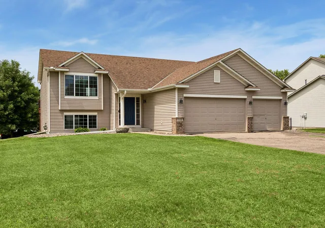 Photo 1 of Sale Pending at 2431 Big Oak Ln, Mayer, MN 55360 | MLS# 7098994 | Listing updated on 2026-09-28