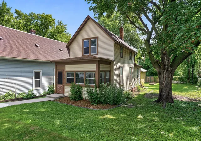 2nd image of 1094 Kent St, Saint Paul, MN 55117 | MLS# 7099003