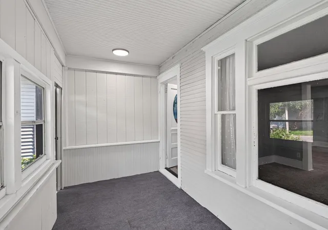 3rd image of 1094 Kent St, Saint Paul, MN 55117 | MLS# 7099003