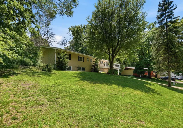 Homes for sale in Burnsville, MN | 1475 Valley Dr, Burnsville, MN 55337 | MLS# 7099034