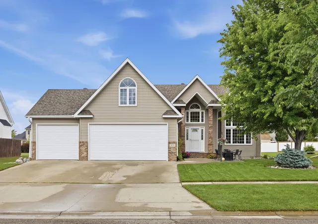 2nd image of 1831 6th St E, West Fargo, ND 58078 | MLS# 7099074