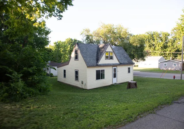 Homes for sale in Albert Lea, MN | 110 N 2nd Ave, Albert Lea, MN 56036 | MLS# 7099078