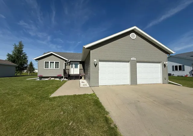 Homes for sale in Thief River Falls, MN | 1215 Wendt Dr, Thief River Falls, MN 56701 | MLS# 7099085