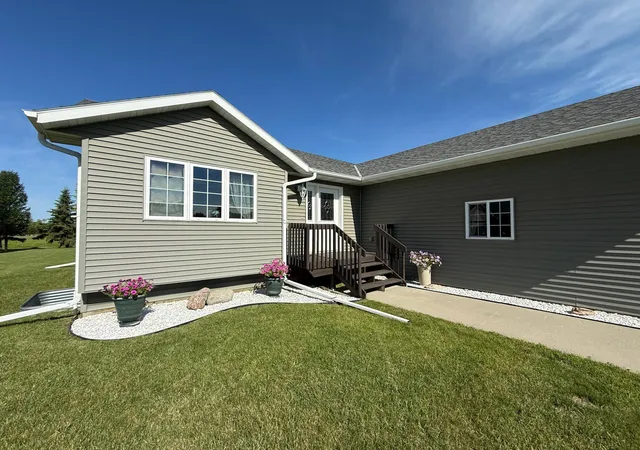 Homes for sale in Thief River Falls, MN | 1215 Wendt Dr, Thief River Falls, MN 56701 | MLS# 7099085